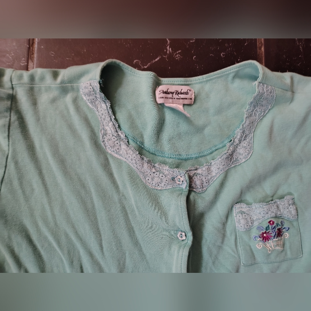 Anthony Richards Mint Button-Up with Lace and Embroidery Top Cropped LP